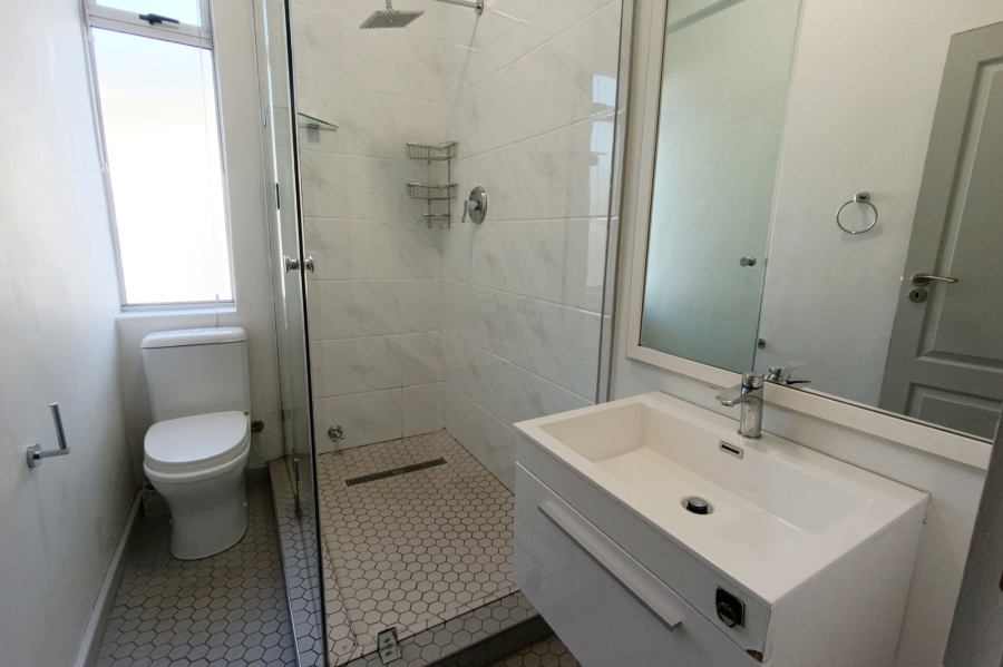 1 Bedroom Property for Sale in Sea Point Western Cape